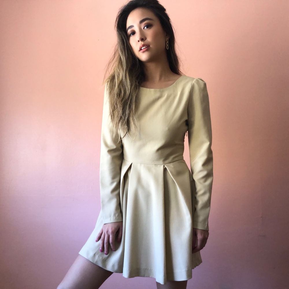 Cameo Sweetheart Structured Dress